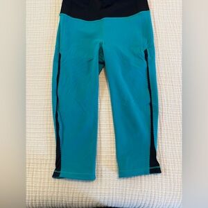 lululemon athletica Teal and Black Colorblock Capri Leggings